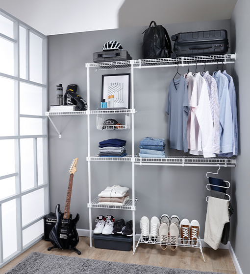 Closet organizado con sistema modular Rejiplas